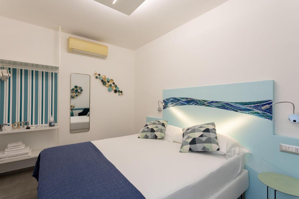 Little Square Arona Hotel ภายนอก รูปภาพ