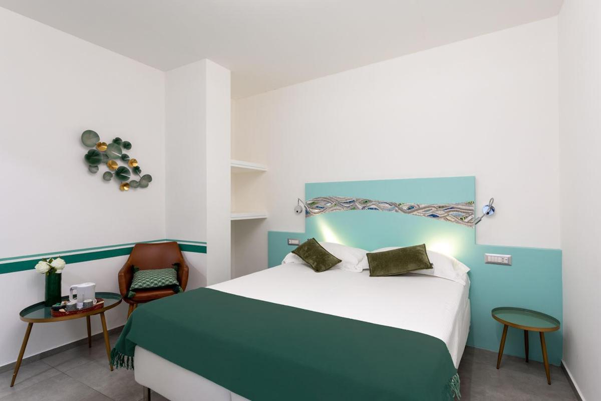 Little Square Arona Hotel ภายนอก รูปภาพ